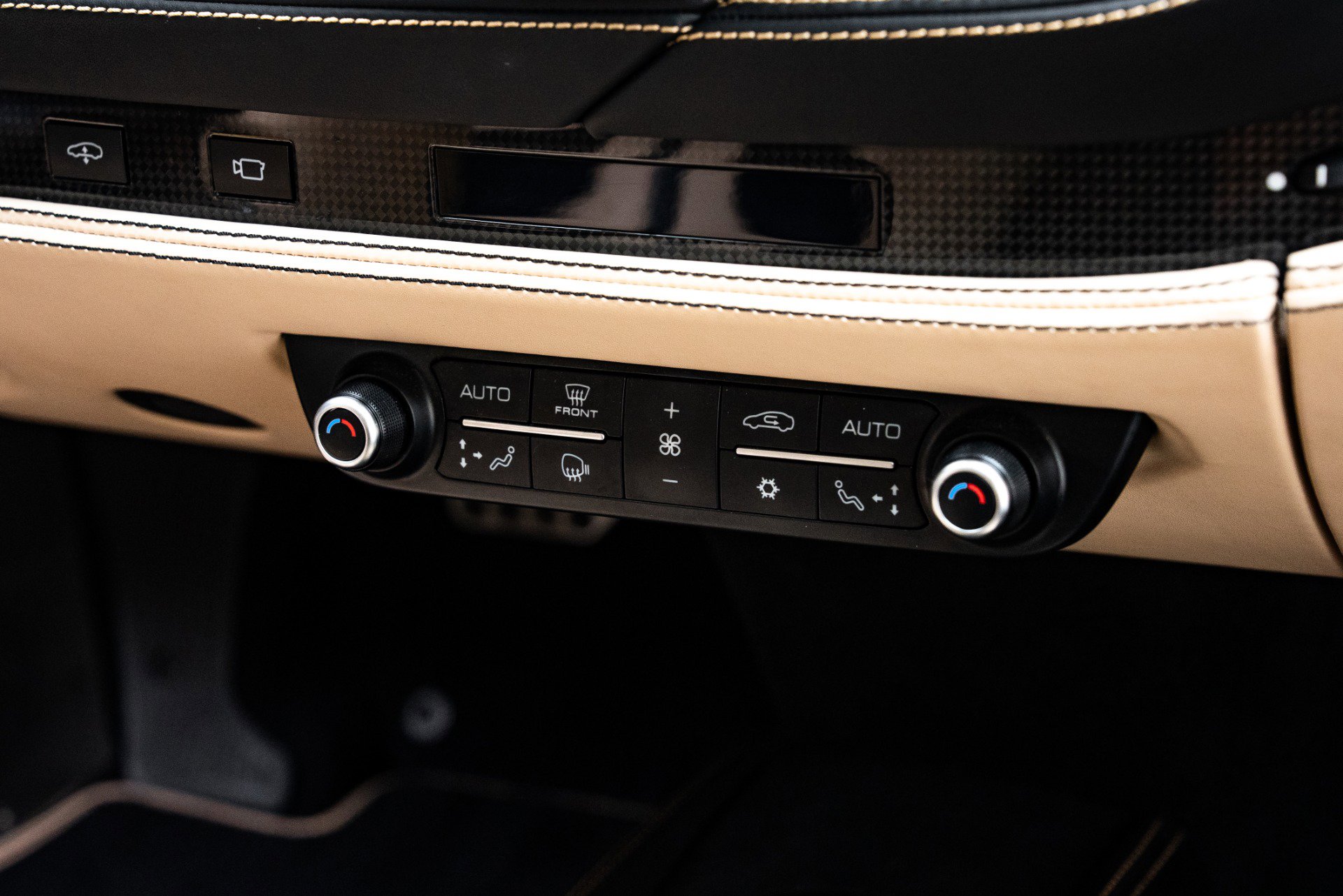 Used 2022 Ferrari F8 Tributo image 21