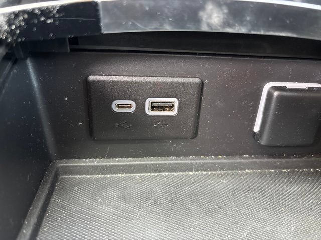 Used 2021 Buick Envision Essence AWD/4WD image 25