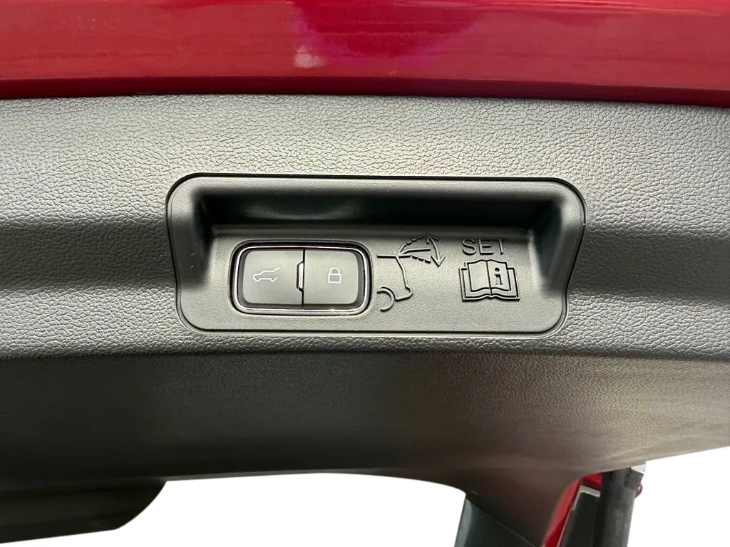 Used 2024 Ford Explorer Limited AWD/4WD image 35