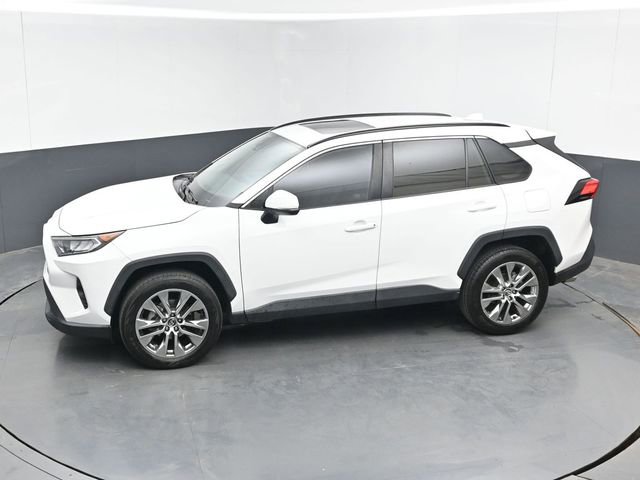 Used 2020 Toyota RAV4 XLE Premium image 37