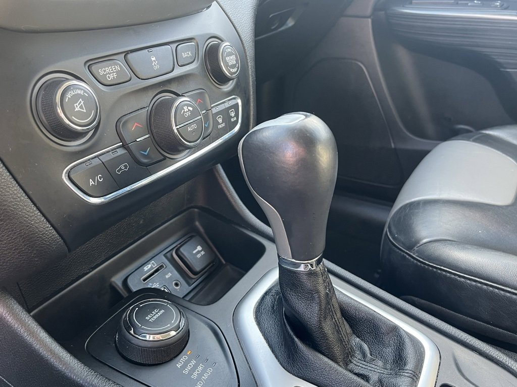 Used 2014 Jeep Cherokee Limited image 16