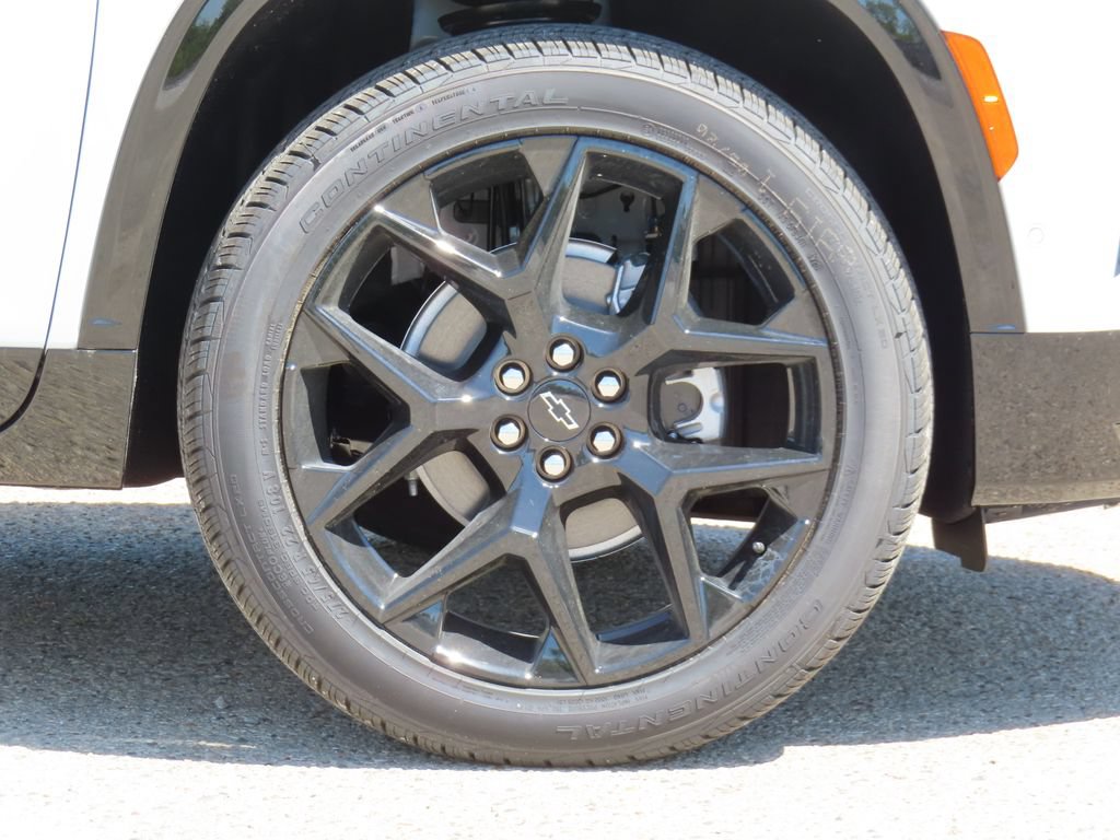 New 2026 Chevrolet Traverse RS w/ LPO, Floor Liner Package AWD/4WD image 17