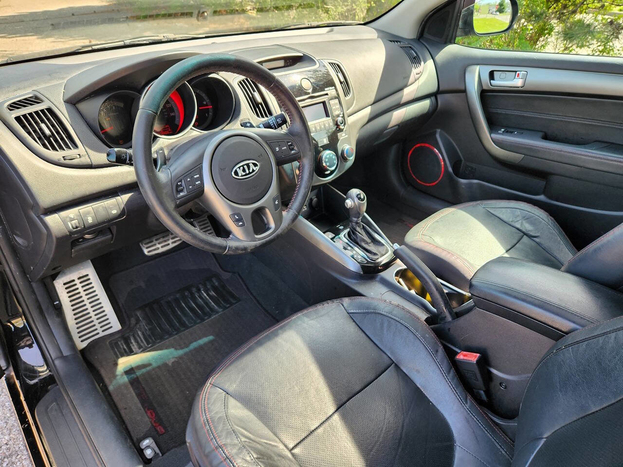 Used 2011 Kia Forte Koup SX w/ Leather Pkg FWD image 18