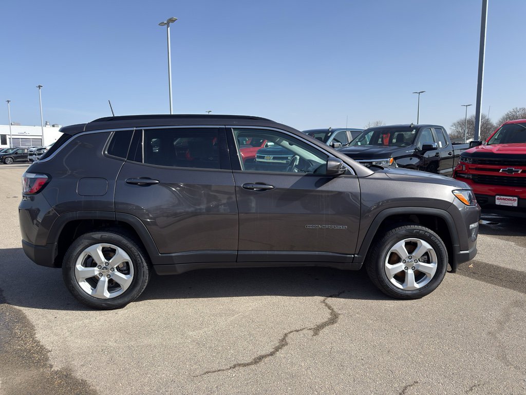 Used 2020 Jeep Compass Latitude w/ Cold Weather Group image 4