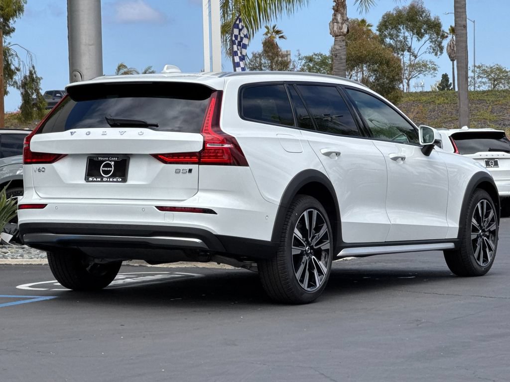 New 2026 Volvo V60 B5 Cross Country Ultra w/ Climate Package AWD/4WD image 5