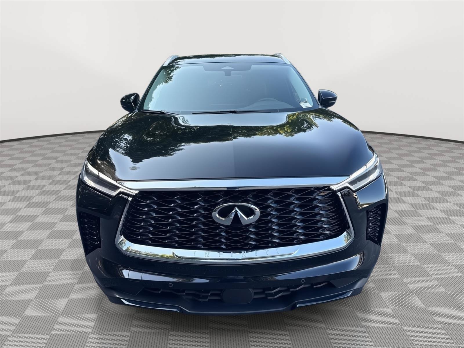 Used 2025 INFINITI QX60 Luxe FWD image 3