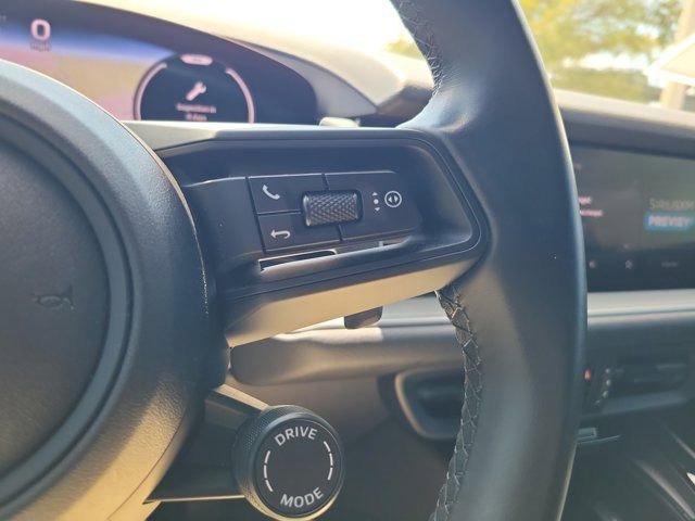 Used 2024 Porsche Cayenne AWD/4WD image 24