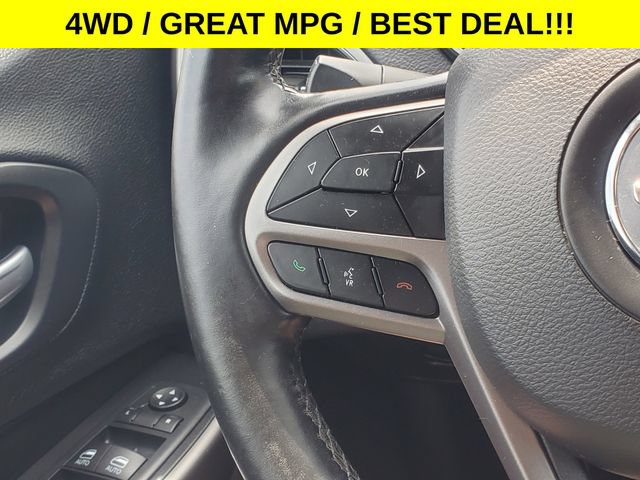 Used 2020 Jeep Cherokee Latitude Plus w/ Cold Weather Group AWD/4WD image 16