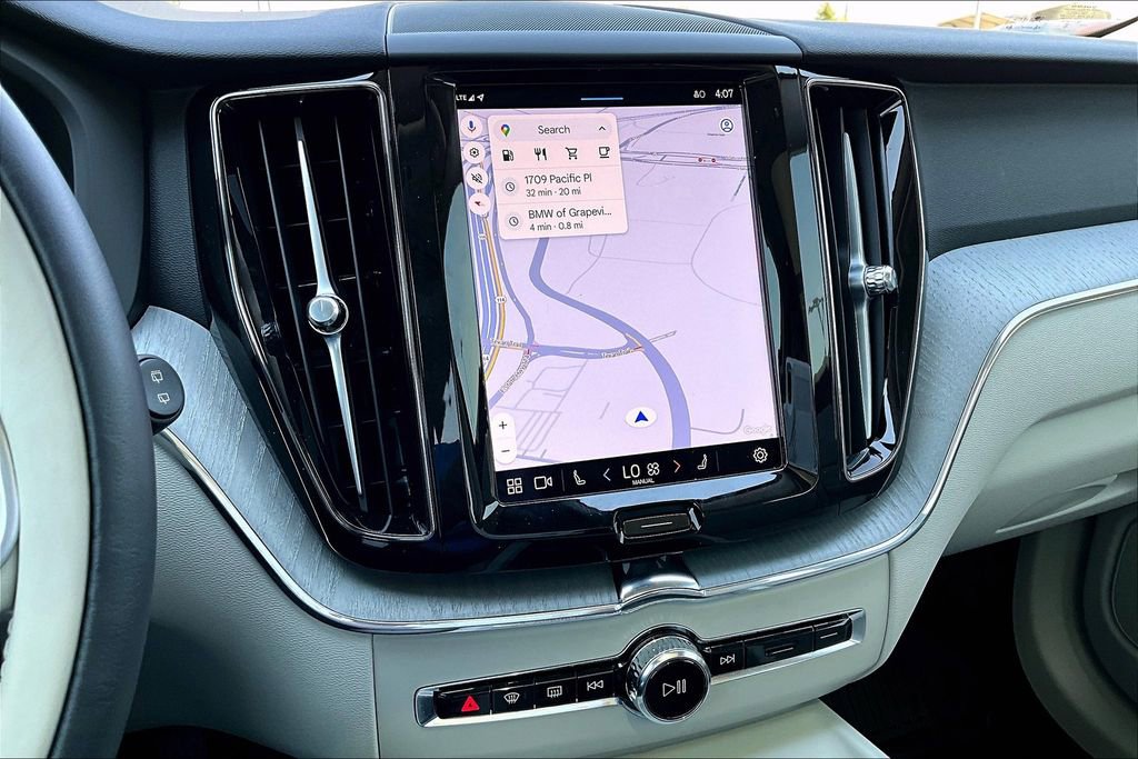 New 2026 Volvo XC60 B5 Plus w/ Protection Package Premier image 18