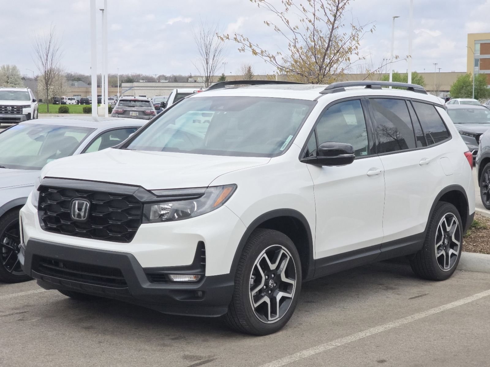 Used 2023 Honda Passport Elite image 5