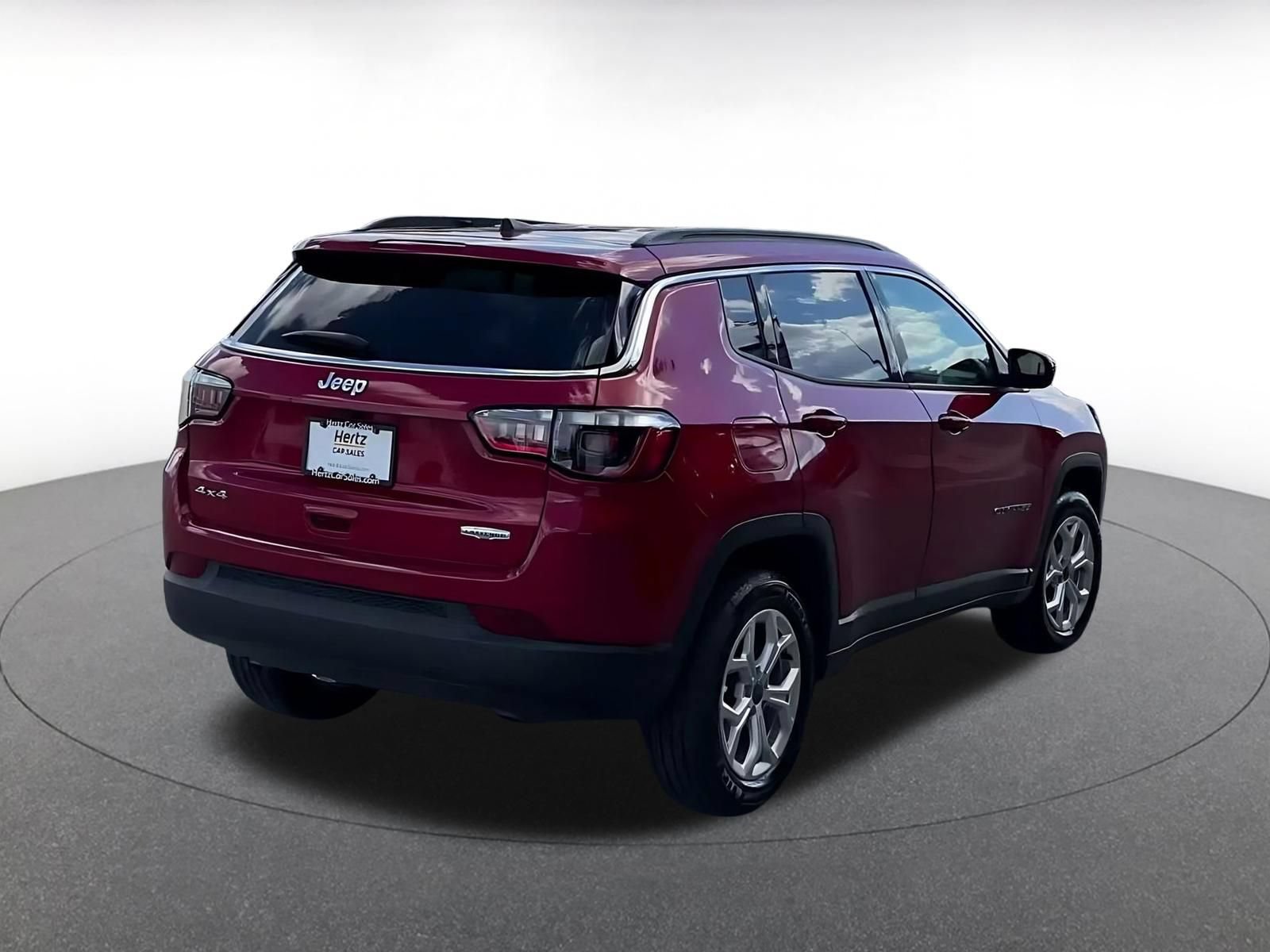 Used 2025 Jeep Compass Latitude AWD/4WD image 13