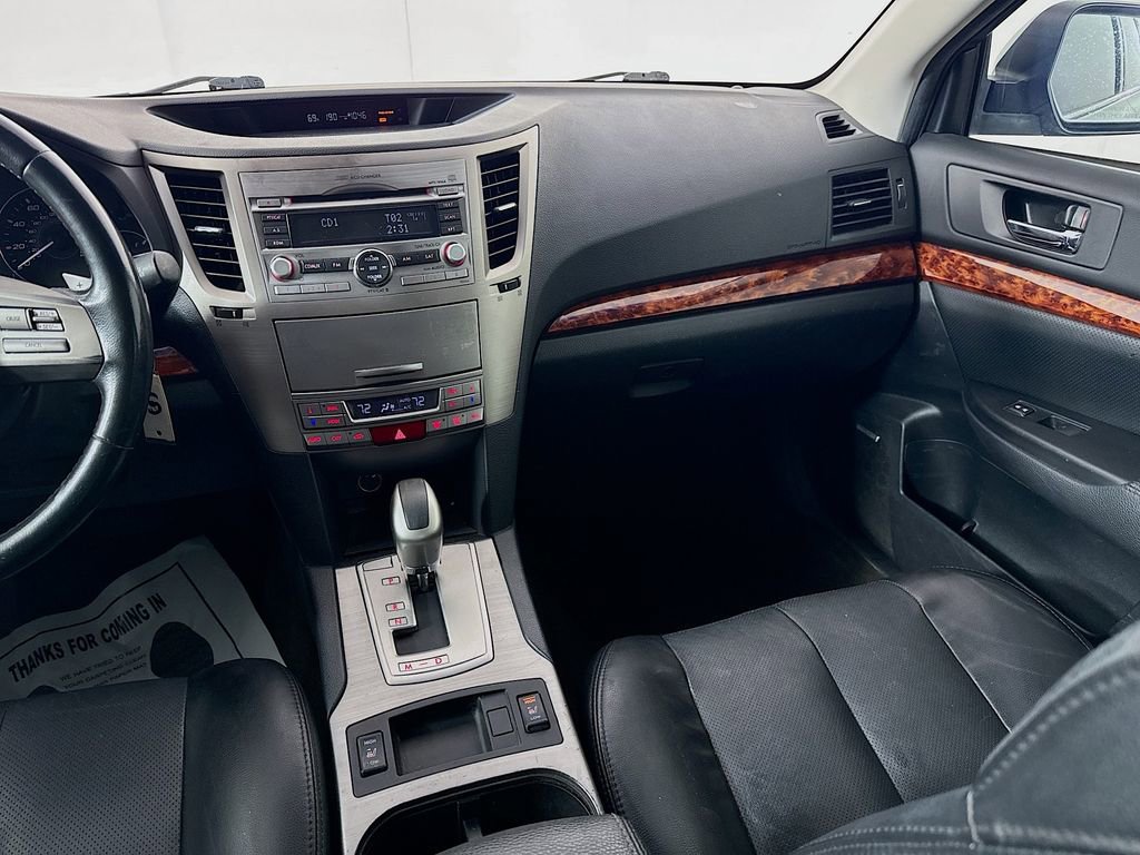 Used 2011 Subaru Outback 2.5i Limited image 27