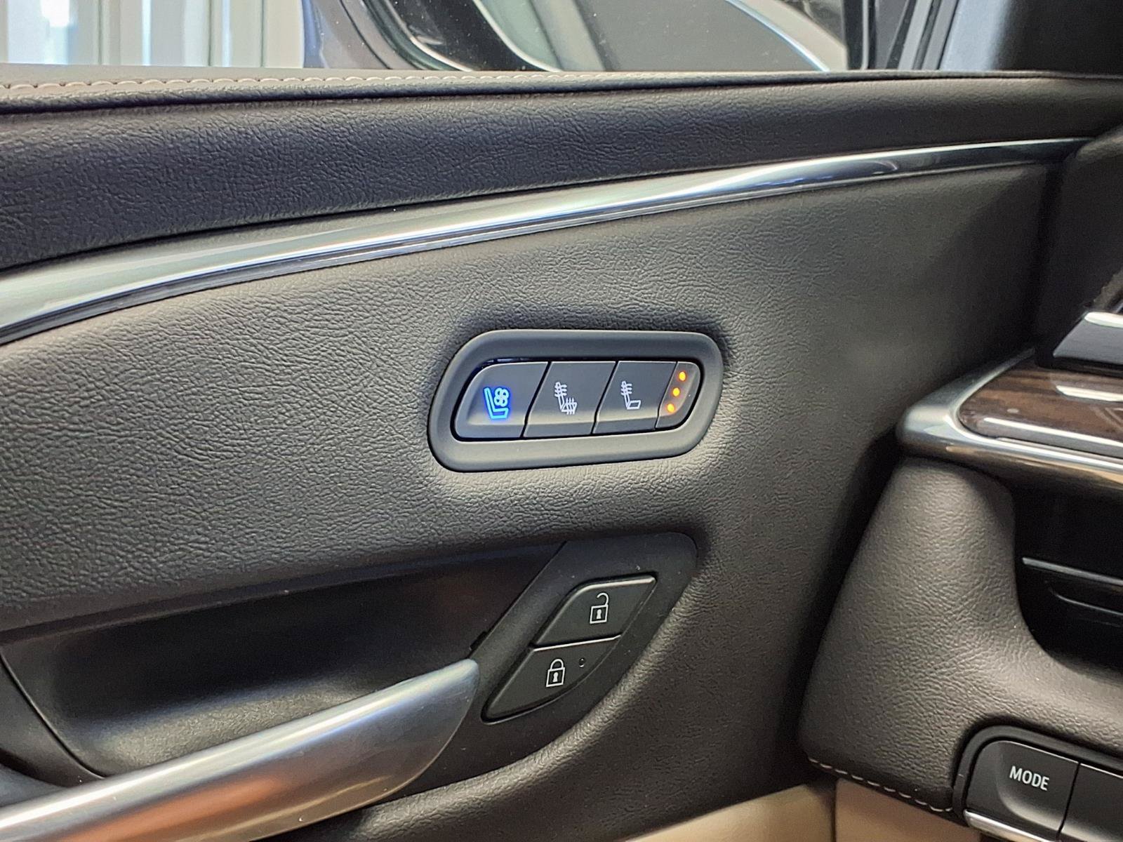 Certified 2023 Cadillac Escalade Premium Luxury RWD image 35