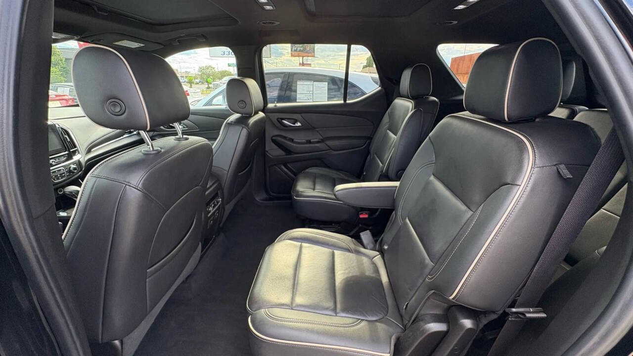 Used 2023 Chevrolet Traverse Premier image 14