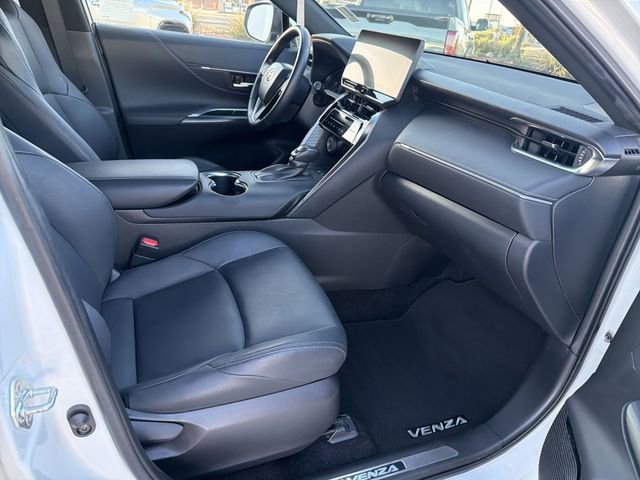 Certified 2023 Toyota Venza XLE AWD/4WD image 28