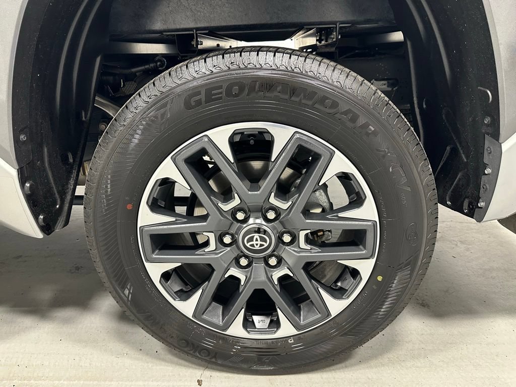 Used 2025 Toyota Tundra Limited AWD/4WD image 64