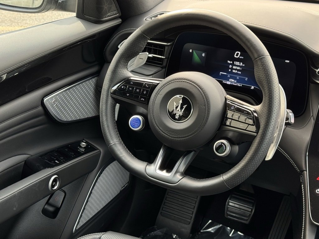 New 2024 Maserati Grecale GT image 5