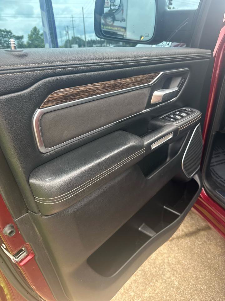 Used 2019 RAM 1500 Laramie AWD/4WD image 22