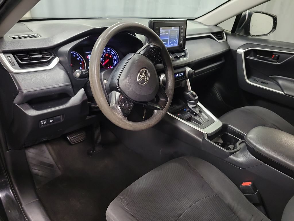Used 2019 Toyota RAV4 LE FWD image 16