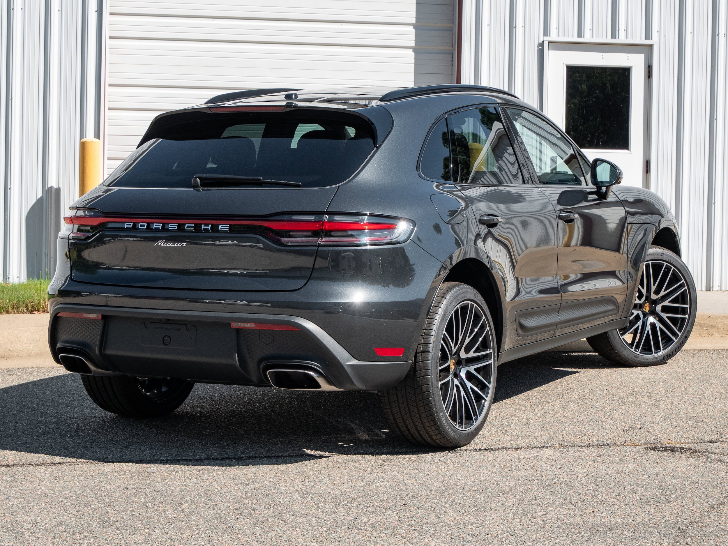 Certified 2026 Porsche Macan AWD/4WD image 7