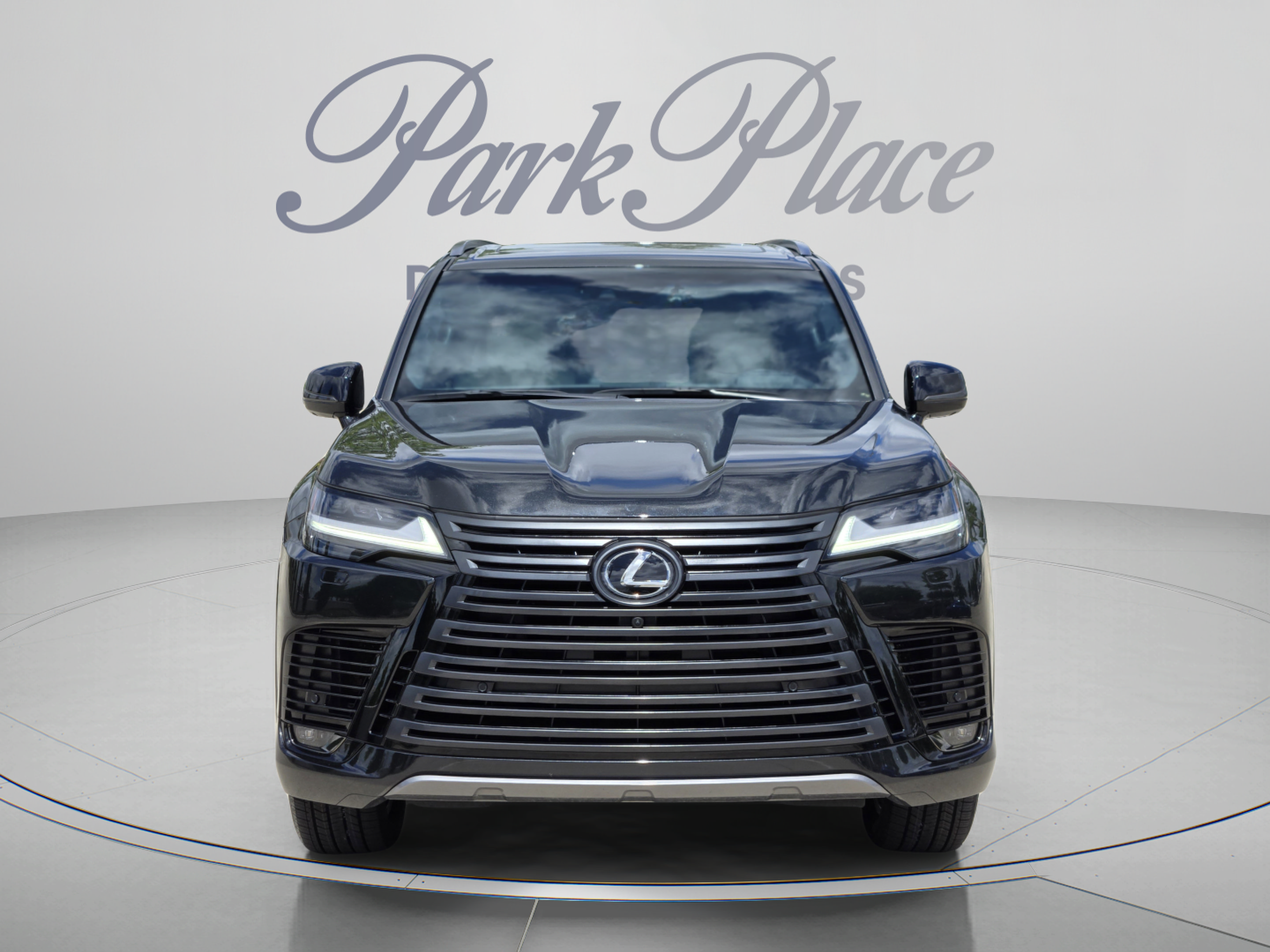 Used 2023 Lexus LX 600 4WD w/ Appearance Package image 8