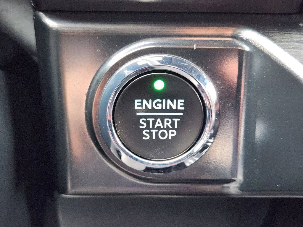 Used 2023 Ford F150 Lariat w/ Equipment Group 502A High AWD/4WD image 18