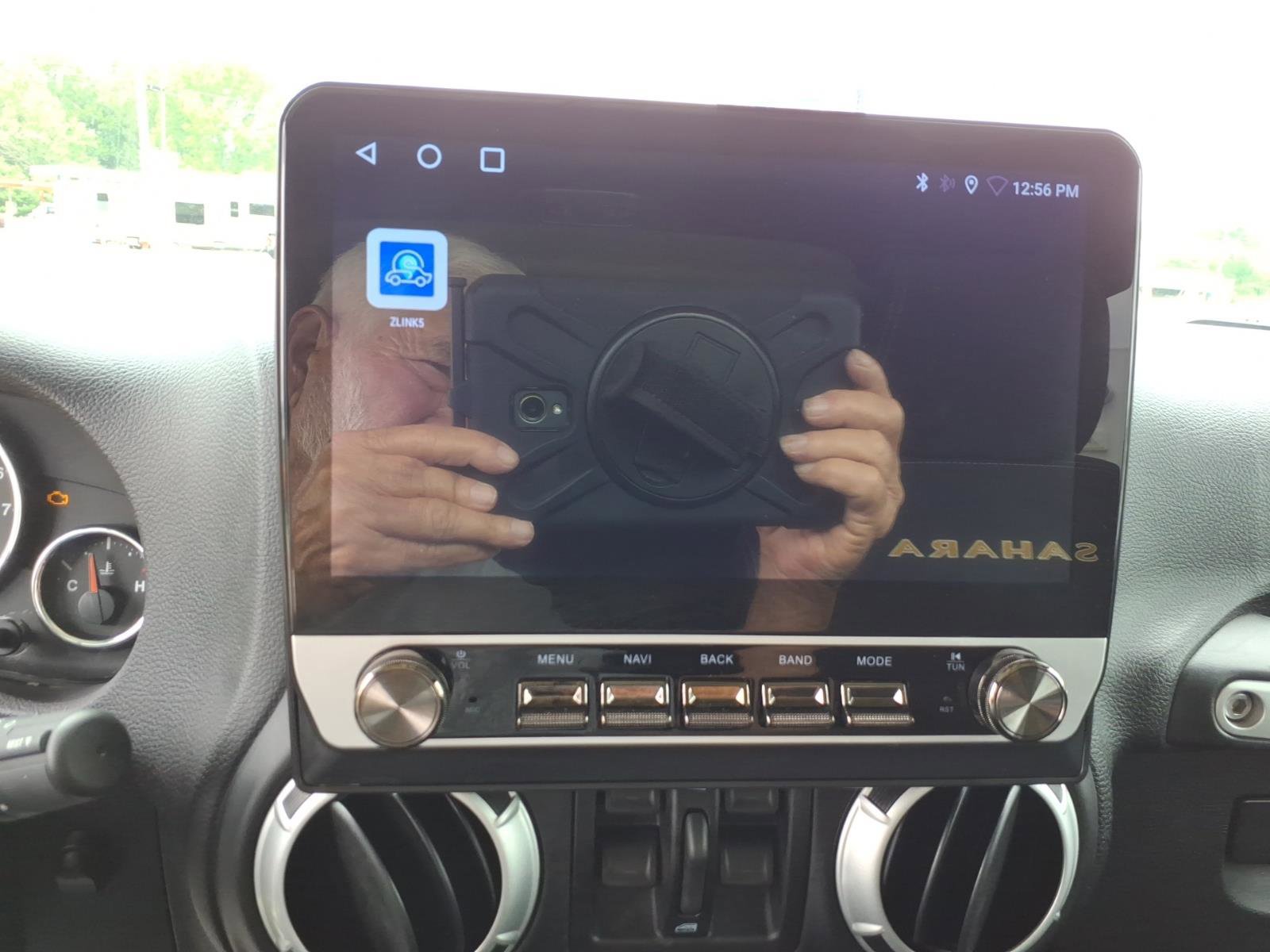 Used 2015 Jeep Wrangler Unlimited Sahara AWD/4WD image 18