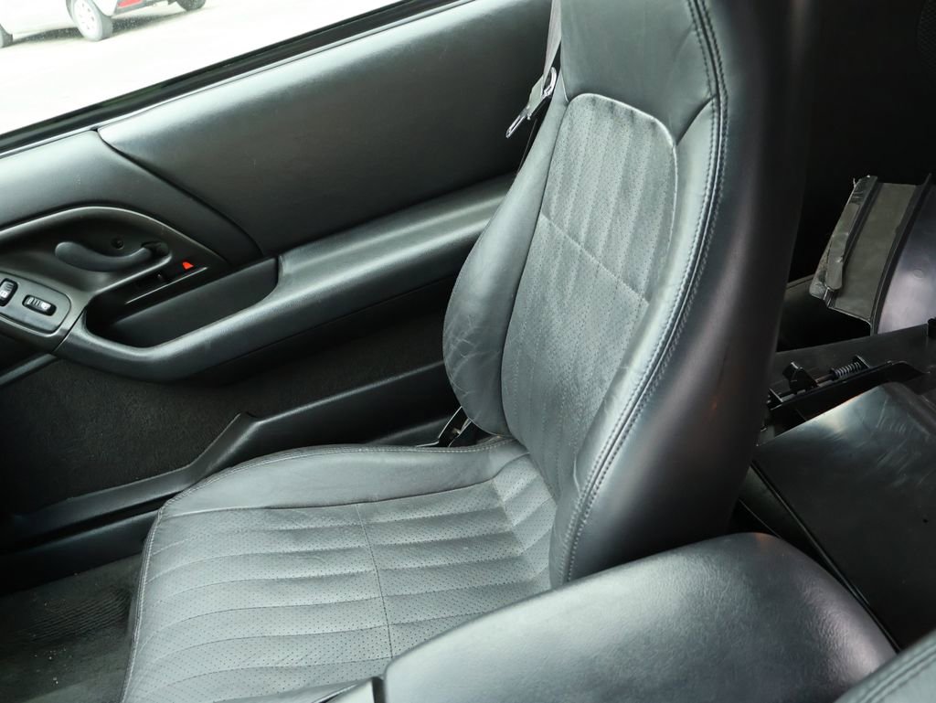 Used 2002 Chevrolet Camaro Z28 w/ Sport Appearance Pkg RWD image 30