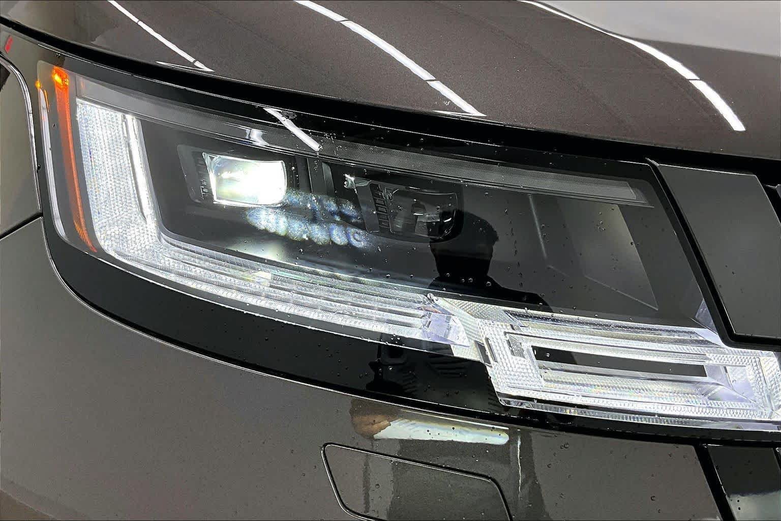 Used 2025 Land Rover Range Rover SE AWD/4WD image 28