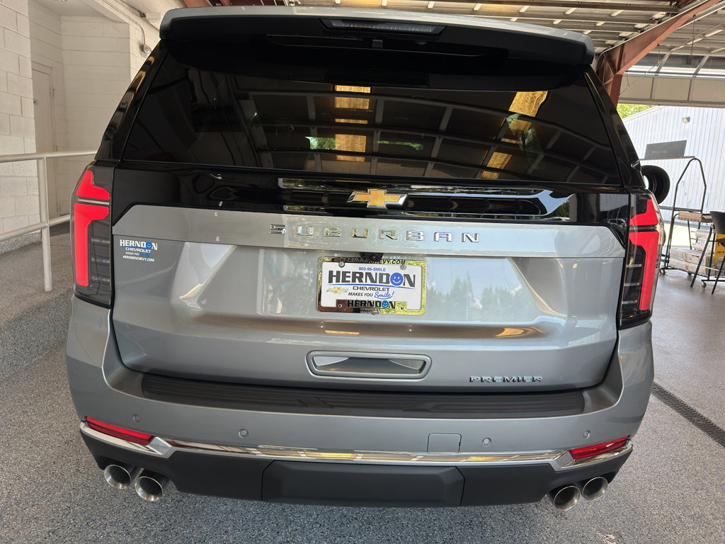 New 2025 Chevrolet Suburban Premier image 30