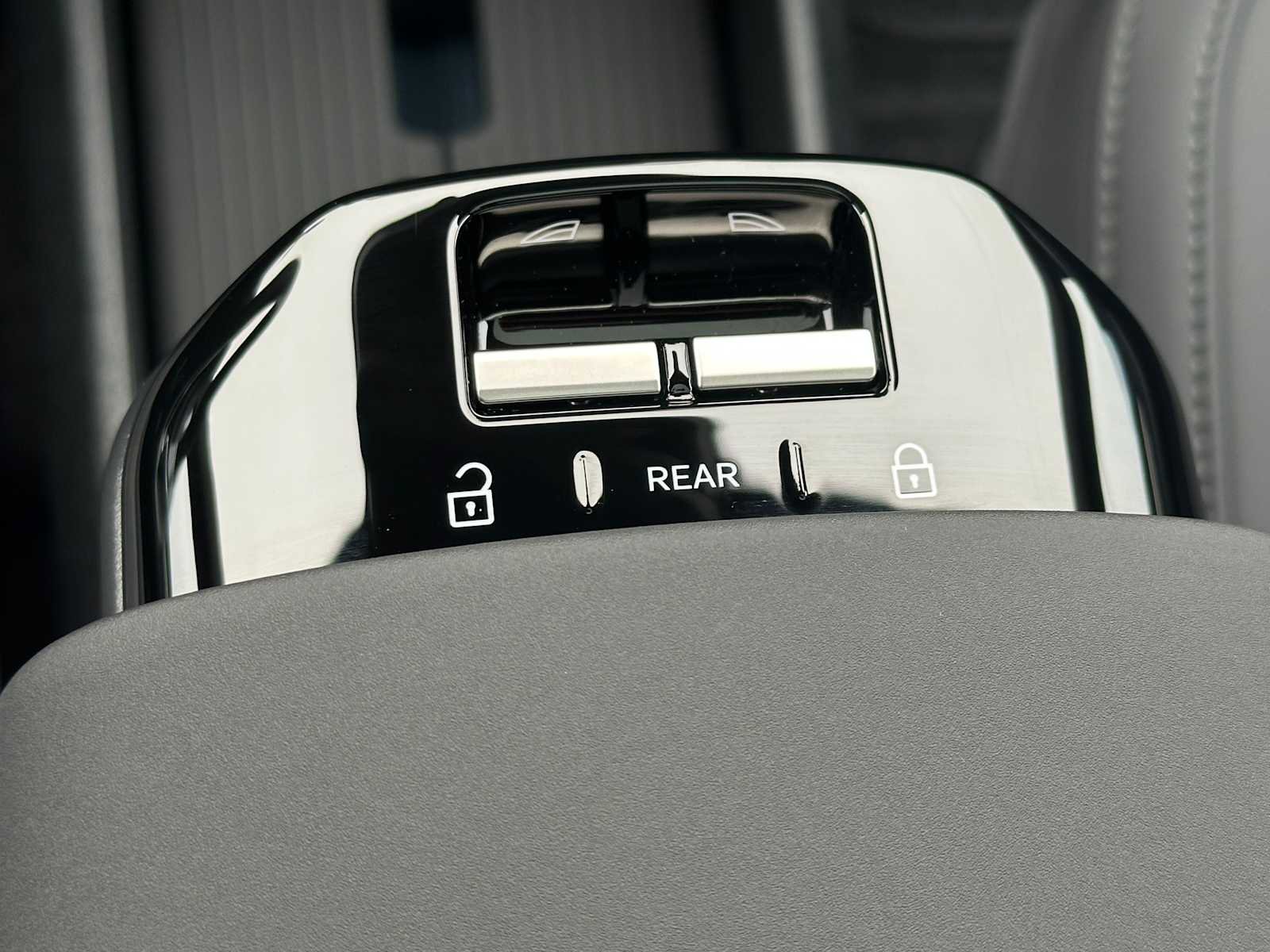 New 2026 Volvo EX30 Ultra w/ Protection Package image 30