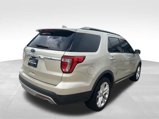 Used 2017 Ford Explorer XLT w/ Equipment Group 202A image 9