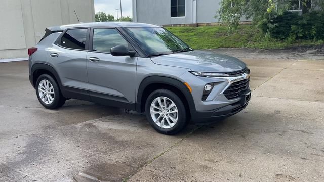 Used 2026 Chevrolet TrailBlazer LS w/ LS Convenience Package FWD image 2