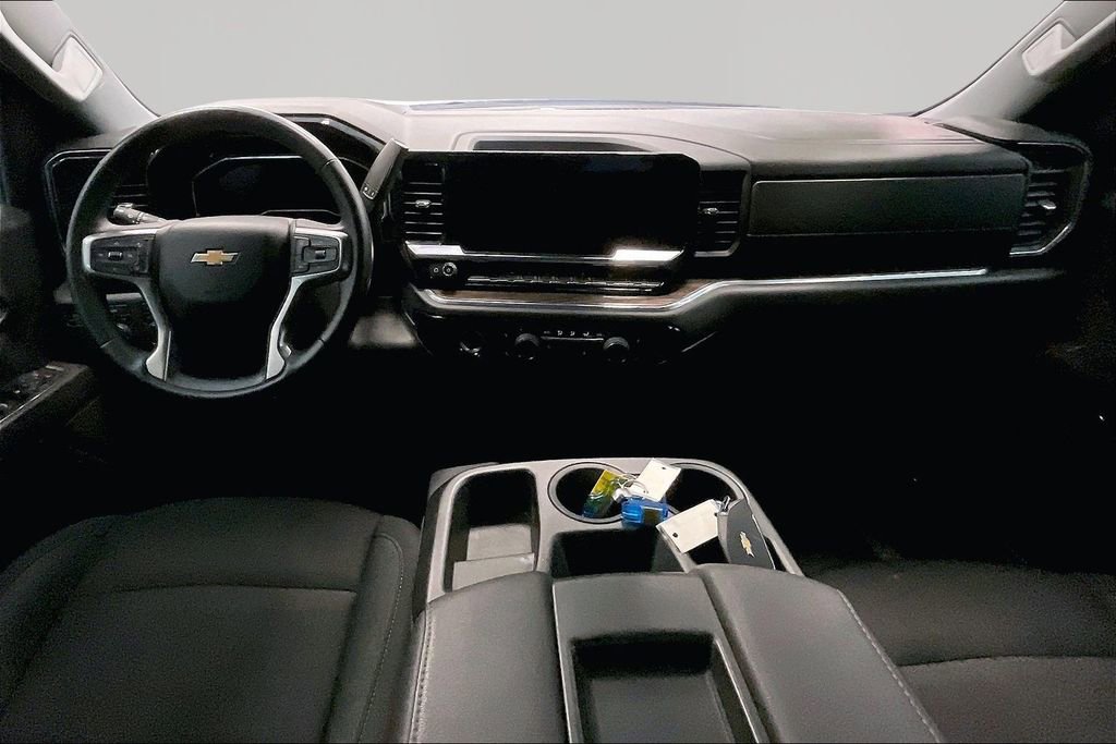 Used 2024 Chevrolet Silverado 1500 LT AWD/4WD image 8