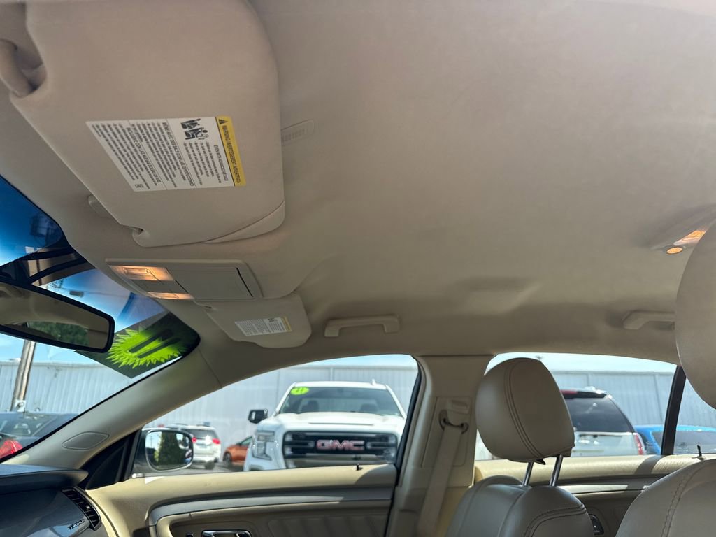 Used 2017 Ford Taurus SEL FWD image 23