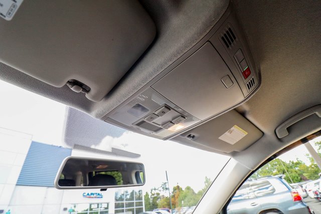 Used 2021 Volkswagen Tiguan S image 54