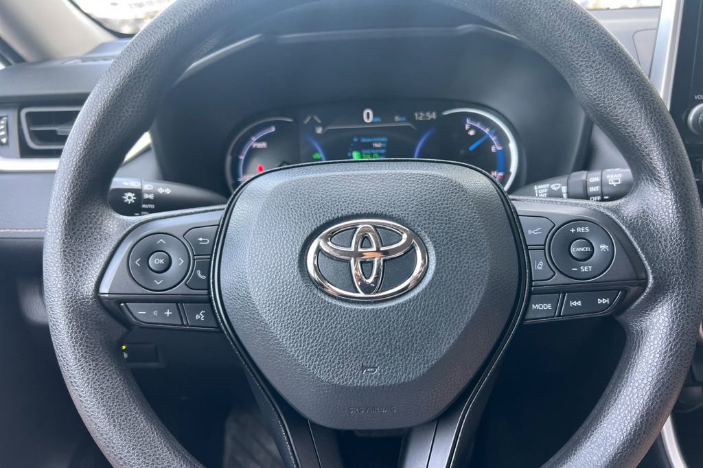 Certified 2025 Toyota RAV4 XLE image 25