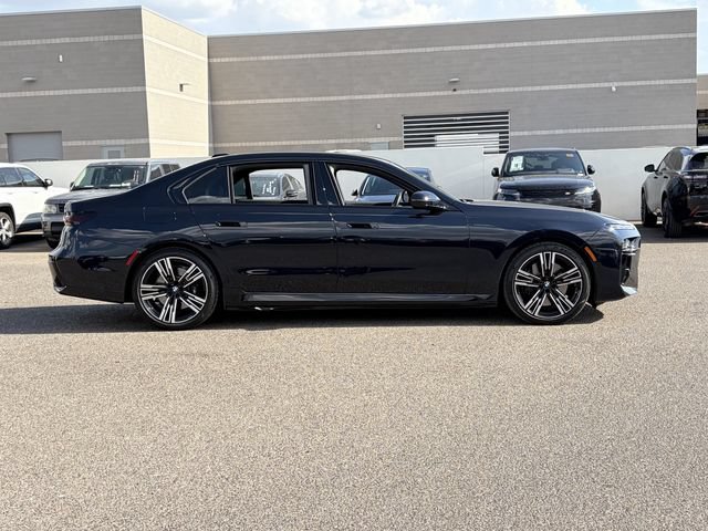 Used 2025 BMW 750e xDrive AWD/4WD image 5