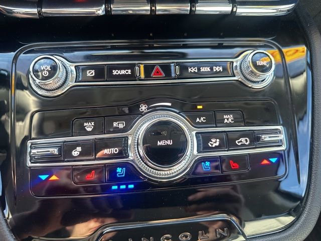 Used 2022 Lincoln Corsair Standard w/ Equipment Group 101A image 18