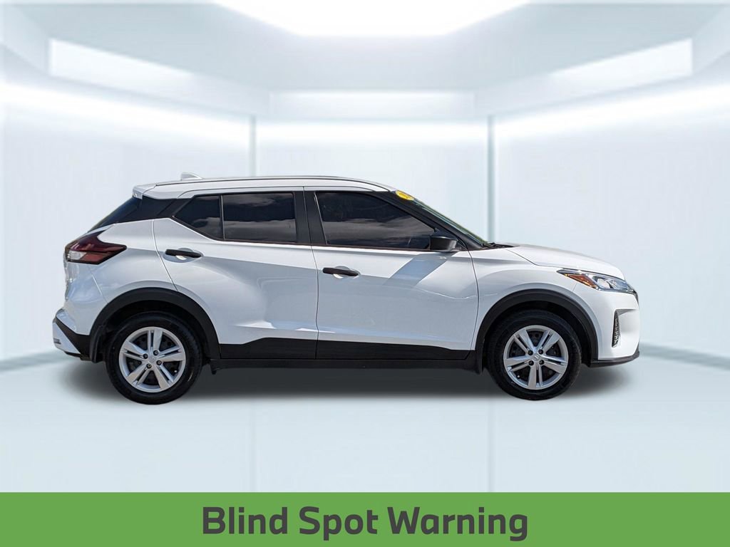 Used 2024 Nissan Kicks S FWD image 9