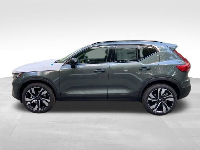 New 2026 Volvo XC40 B5 Plus w/ Climate Package AWD/4WD image 4