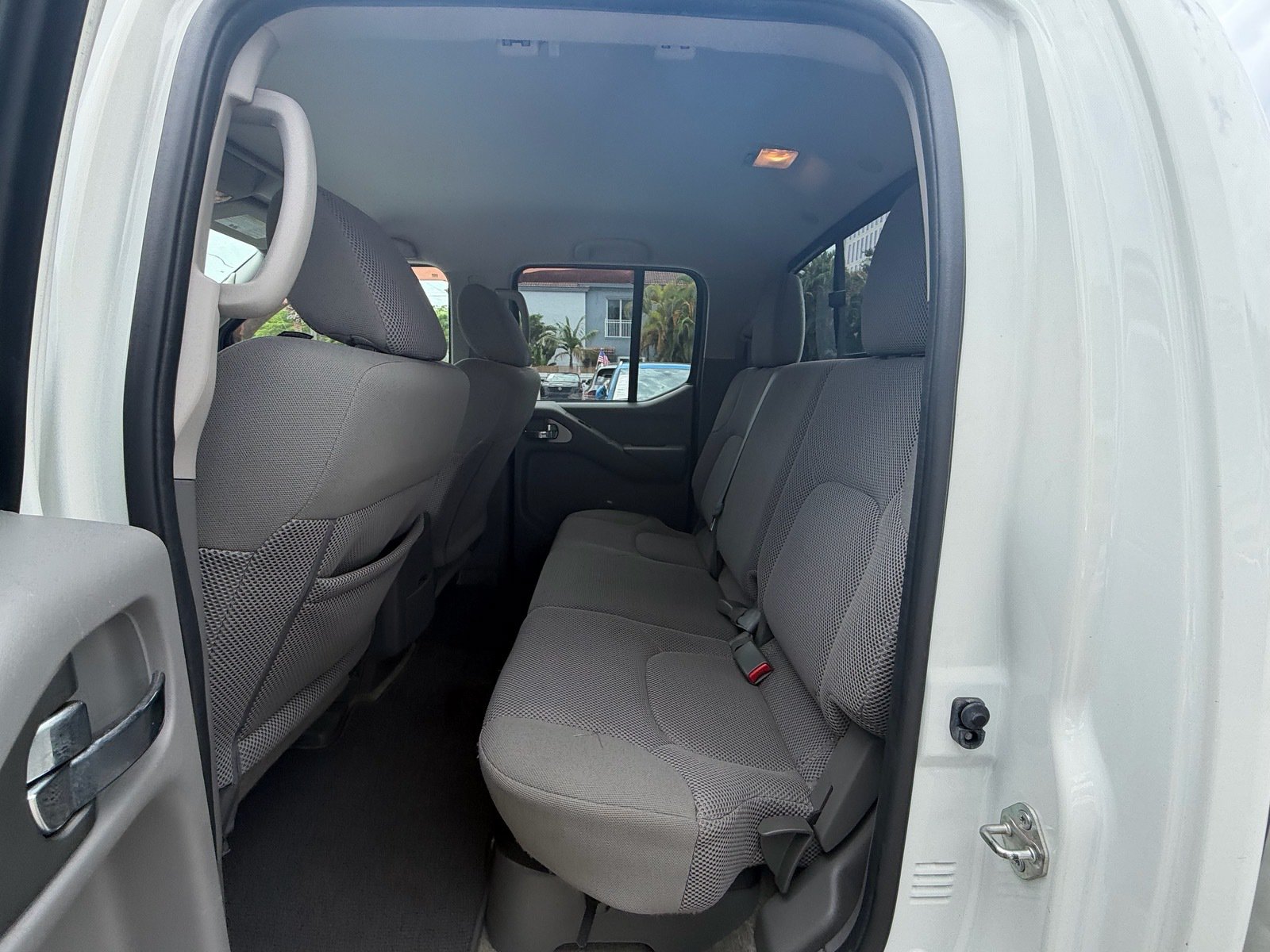 Used 2017 Nissan Frontier SV w/ SV Value Truck Package RWD image 9