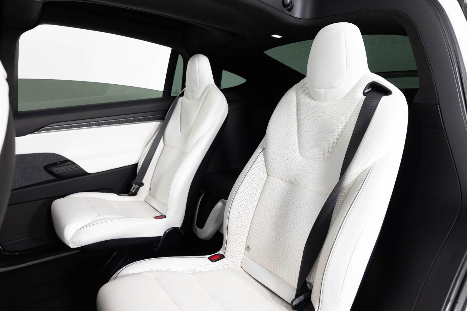 Used 2022 Tesla Model X Plaid image 18