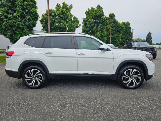 Used 2023 Volkswagen Atlas SEL AWD/4WD image 2