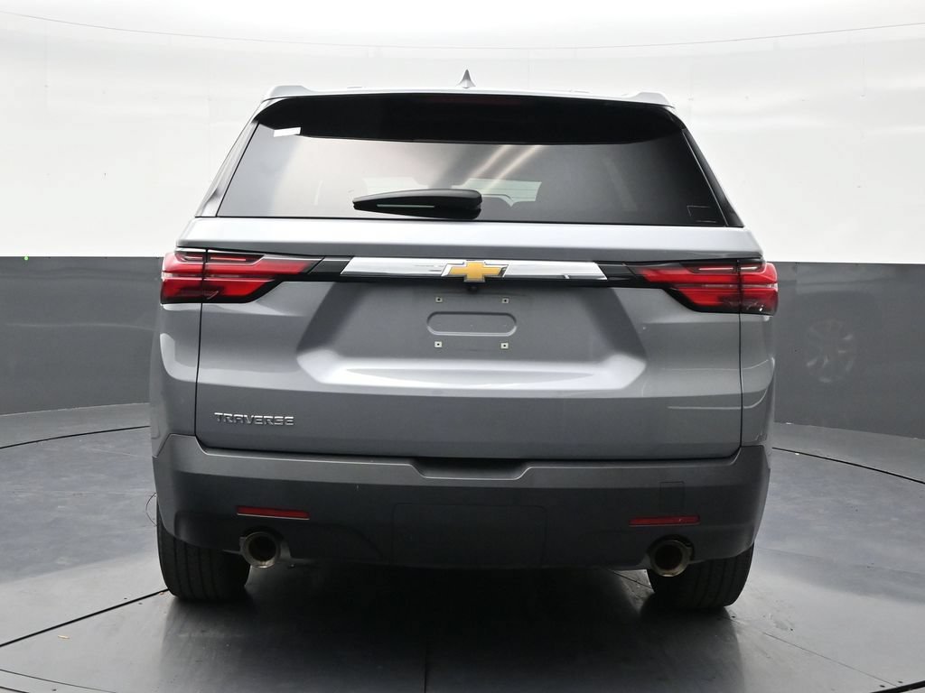 Used 2023 Chevrolet Traverse LS FWD image 4