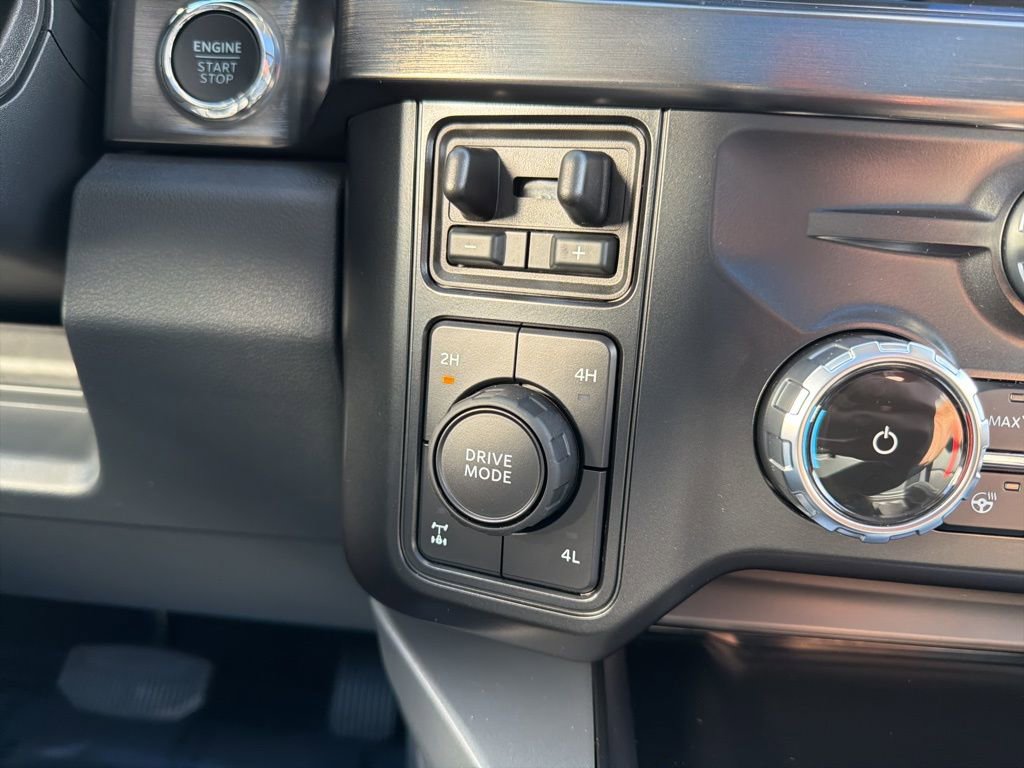 New 2026 Ford F250 Lariat w/ Black Appearance Package image 35