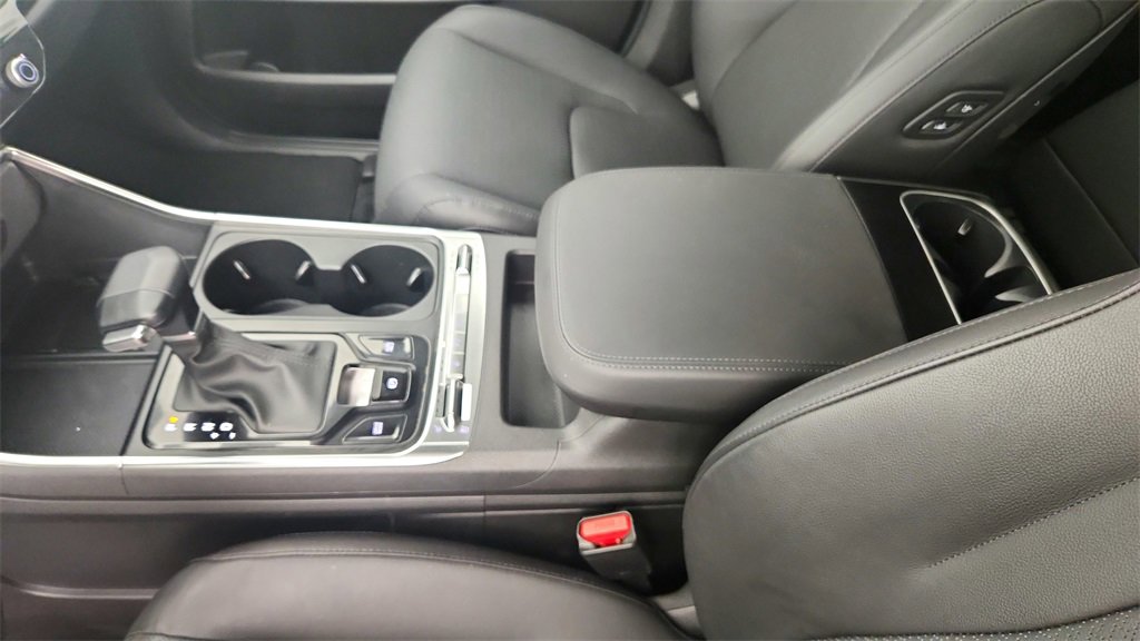 Used 2025 Kia Carnival SX Prestige image 21