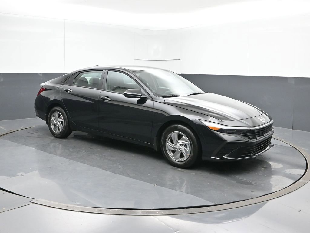 New 2026 Hyundai Elantra SE image 7