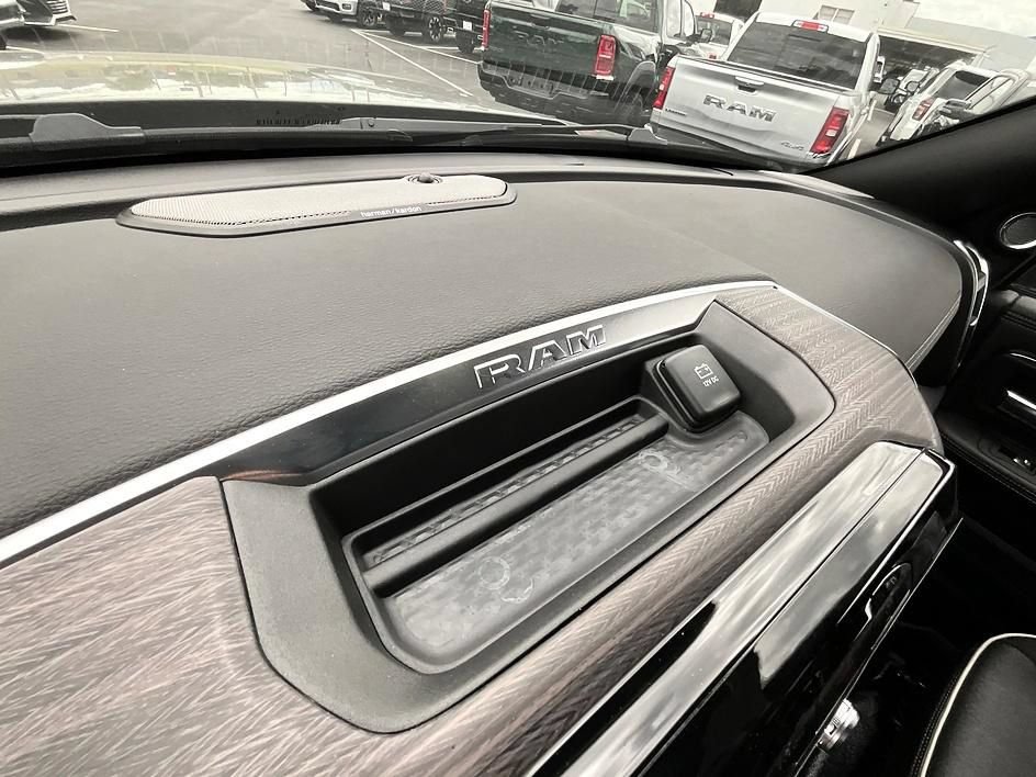New 2026 RAM 5500 4x4 Crew Cab w/ Laramie Trim Package image 20