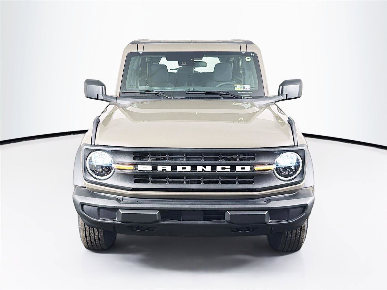 New 2025 Ford Bronco 2-Door image 2